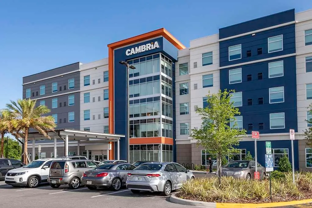 Cambria Hotel Orlando Airport 3*,