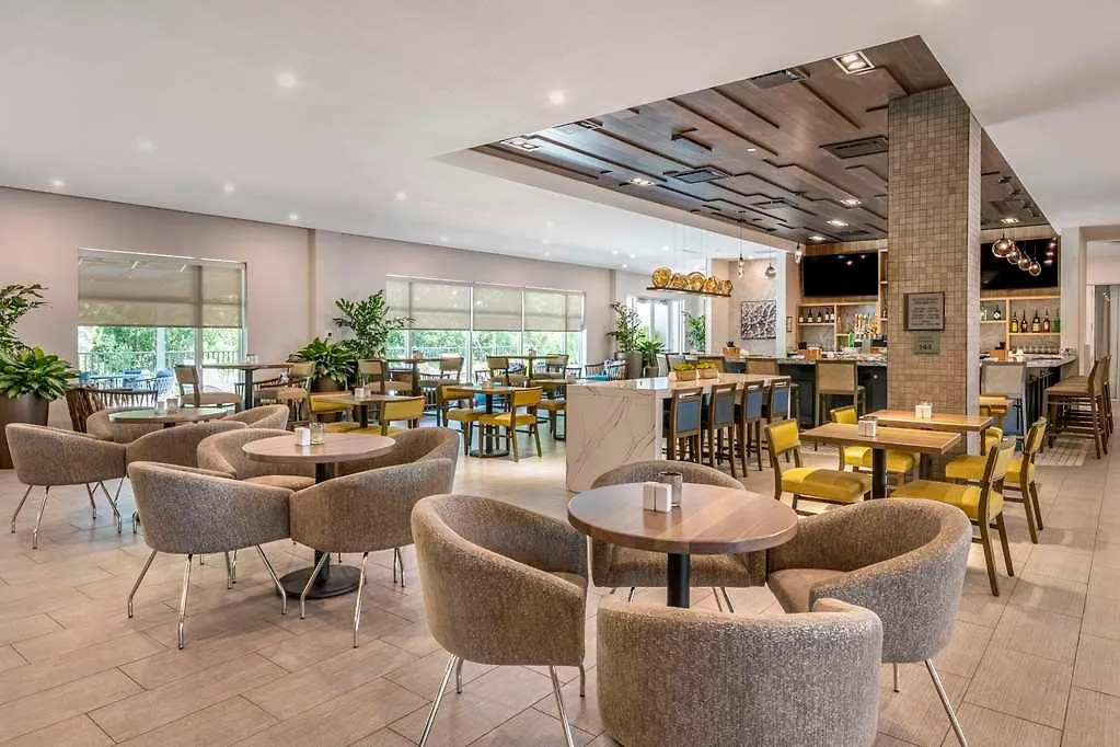 Cambria Hotel Orlando Airport 3*,